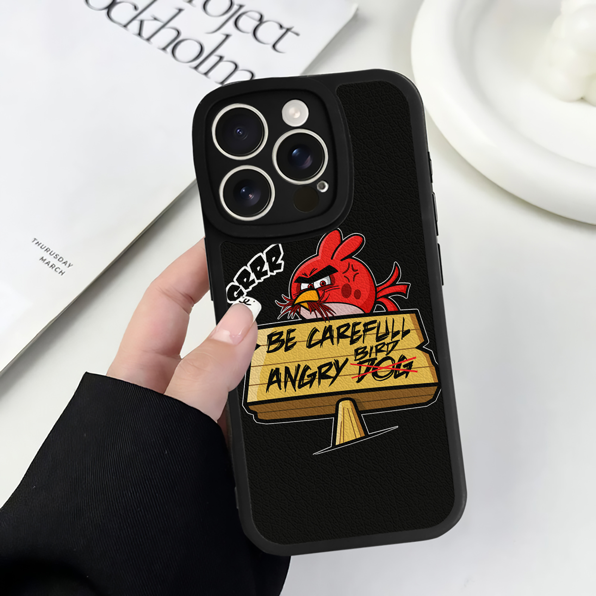 （画像用） Angry Birds アングリーバード 【iPhone 16シリーズ対応】シリコンスマホケース（レザー調） 材質：シリコン
